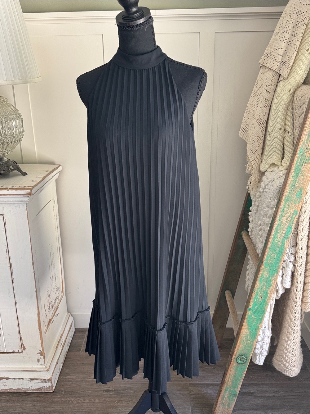 Nicole Miller Artelier black pleated halter shift dress - size S